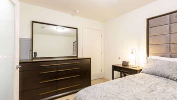 2 bedrooms, desk, iron/ironing board, free WiFi