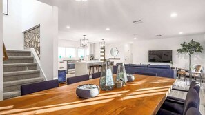Smart TV, offices - Bachelorette Fave - Pool, Hot Tub, Near Downtown (Austin)