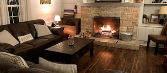 NOUVELLE LISTE! Manistique Stone Cottage - Belle retraite à Fish Creek à côté de Peninsula State Park ...