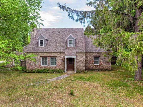 Manistique Stone Cottage - Next to Peninsula State Park