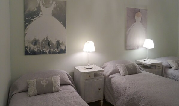 2 camere, una scrivania, ferro/asse da stiro, Wi-Fi