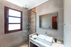 Douche, serviettes fournies