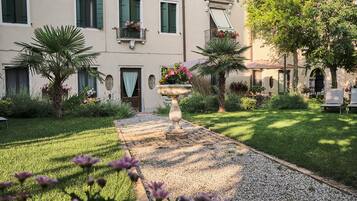 Fassade der Unterkunft â Abend/Nacht