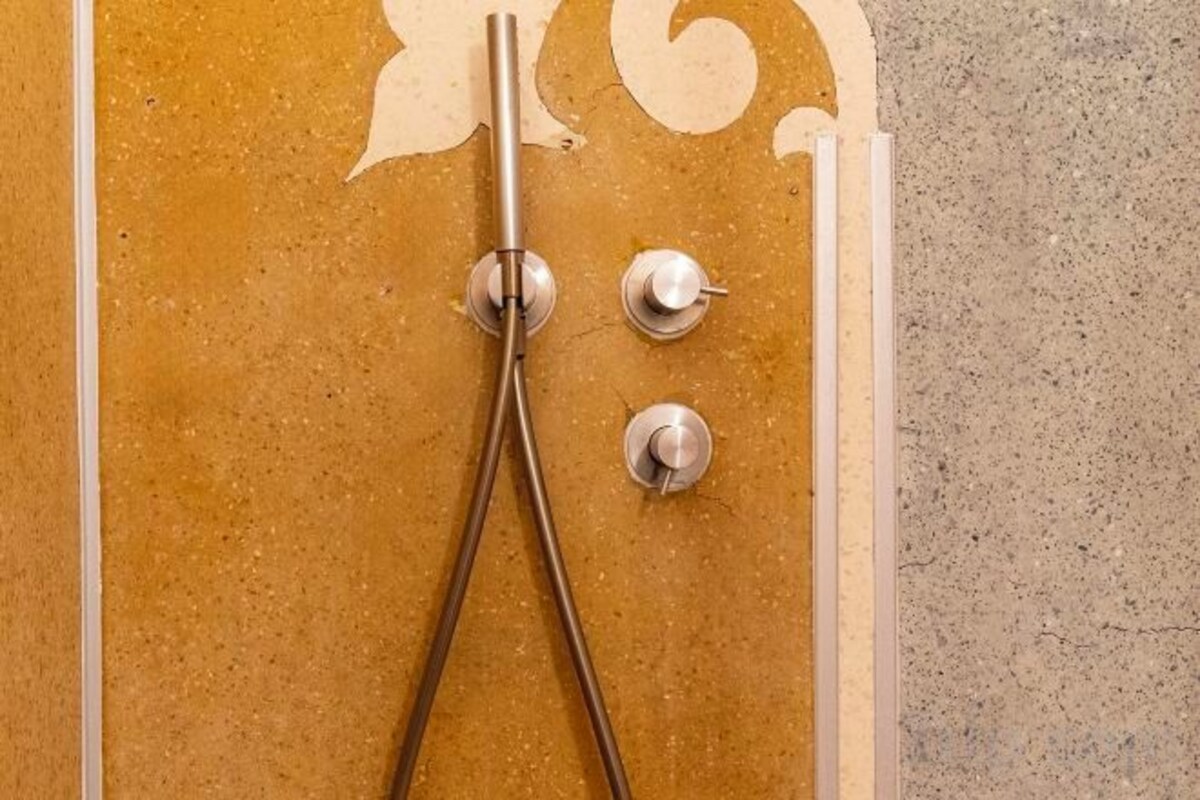 Baño | Regadera, amenidades de baño de diseñador, secadora de cabello 