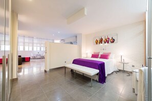 1 bedroom, desk, iron/ironing board, WiFi