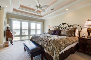 5 quartos, escrivaninha, ferros/tábuas de passar roupa, Wi-Fi