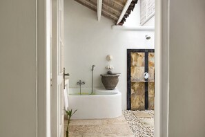 Villa, 2 Schlafzimmer | Badezimmer | Dusche, Regendusche, kostenlose Toilettenartikel, Haartrockner