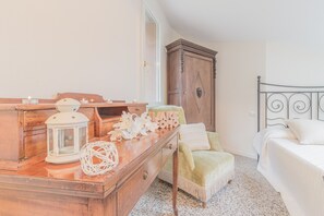 2 bedrooms, iron/ironing board, free WiFi, bed sheets - Varenna Garden Apartment (Varenna)