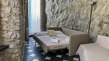 2 Schlafzimmer, Reisekinderbett, kostenloses WLAN, Bettwäsche