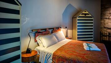 2 bedrooms, travel crib, free WiFi, bed sheets
