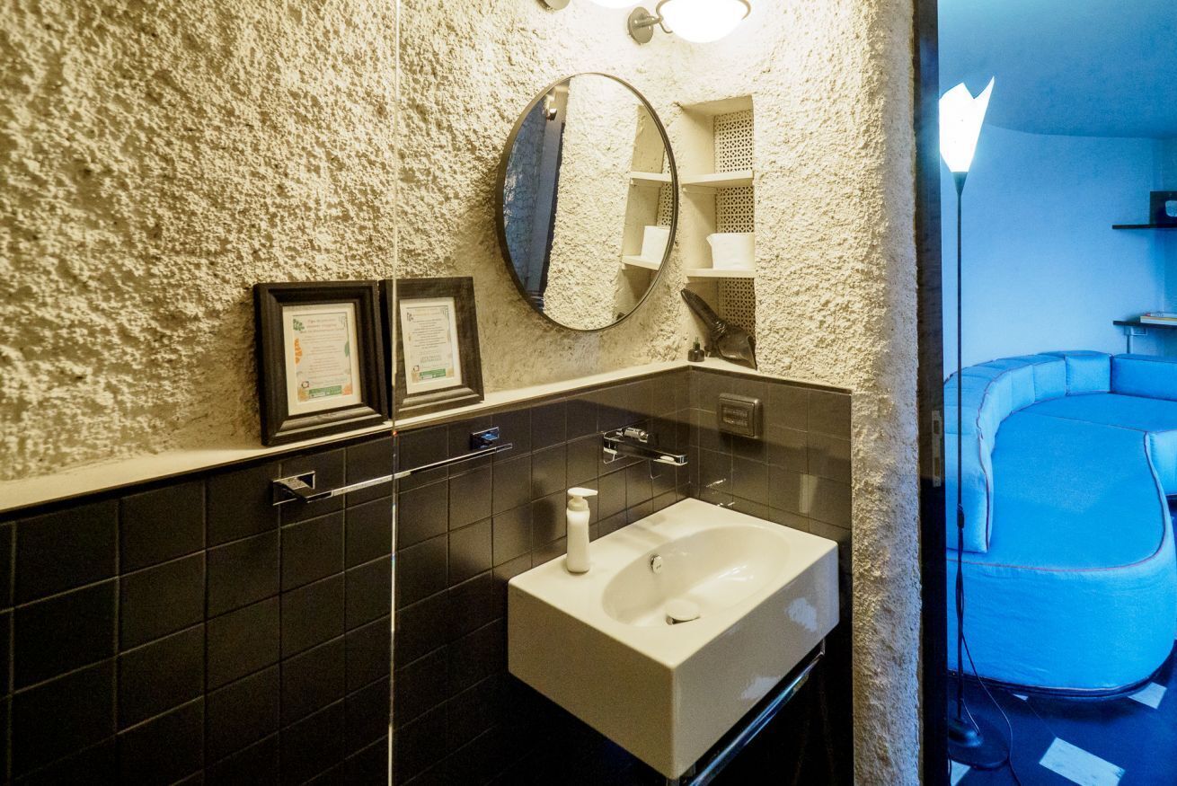 淋浴设施、环保洗浴用品、吹风机、坐浴桶