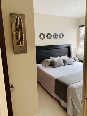 3 bedrooms, iron/ironing board, WiFi, bed sheets