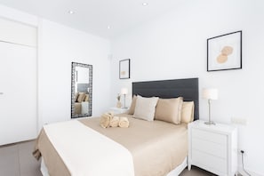 2 bedrooms, in-room safe, iron/ironing board, free WiFi - Luxury BKM in Playa del Duque (Costa Adeje)