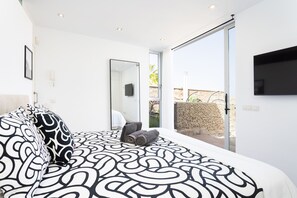 2 bedrooms, in-room safe, iron/ironing board, free WiFi - Luxury BKM in Playa del Duque (Costa Adeje)