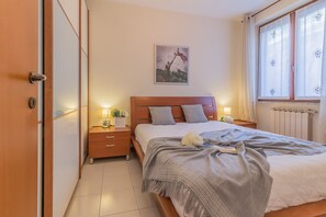 Fer et planche à repasser, Wi-Fi gratuit, draps fournis