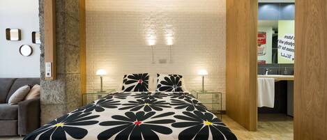 2 bedrooms, iron/ironing board, Internet, bed sheets