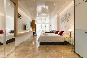 1 habitación, tabla de planchar con plancha, wifi y ropa de cama 