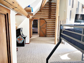 3 chambres, bureau, Wi-Fi gratuit, draps fournis