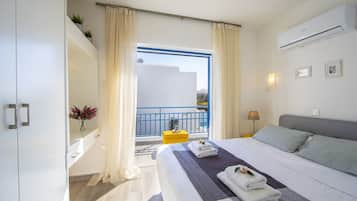2 bedrooms, in-room safe, iron/ironing board, WiFi (free)