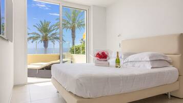 3 bedrooms, iron/ironing board, free WiFi, wheelchair access