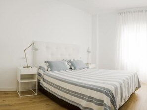 2 Schlafzimmer, Bügeleisen/Bügelbrett, Internetzugang, Bettwäsche