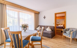 Dining - (2) Kaiserblick Zwei-Raum-Ferienwohnung 41 qm (Reit im Winkl)