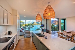 High chair - Furneaux - Freycinet Holiday Houses (Coles Bay)