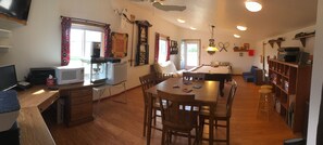Dining - Ozark Livin' - Sleeps 18, on 10 acres - 1 mi from Bull Shoals lake (Theodosia)