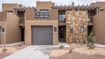 Townhome, Multiple Beds (Overlook Oasis) | Property entrance