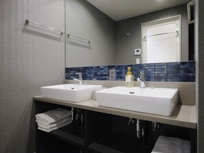 Coffres-forts dans les chambres, Wi-Fi gratuit, draps fournis