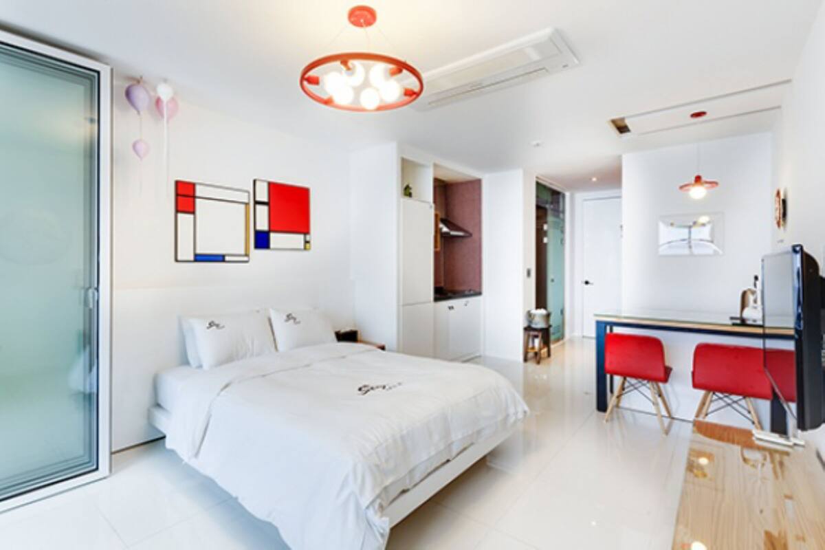 Room (A302) | WiFi (free)