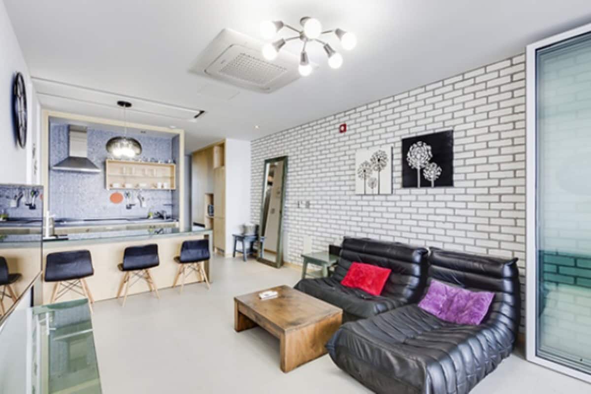 Room (A503) | Living area | LCD TV