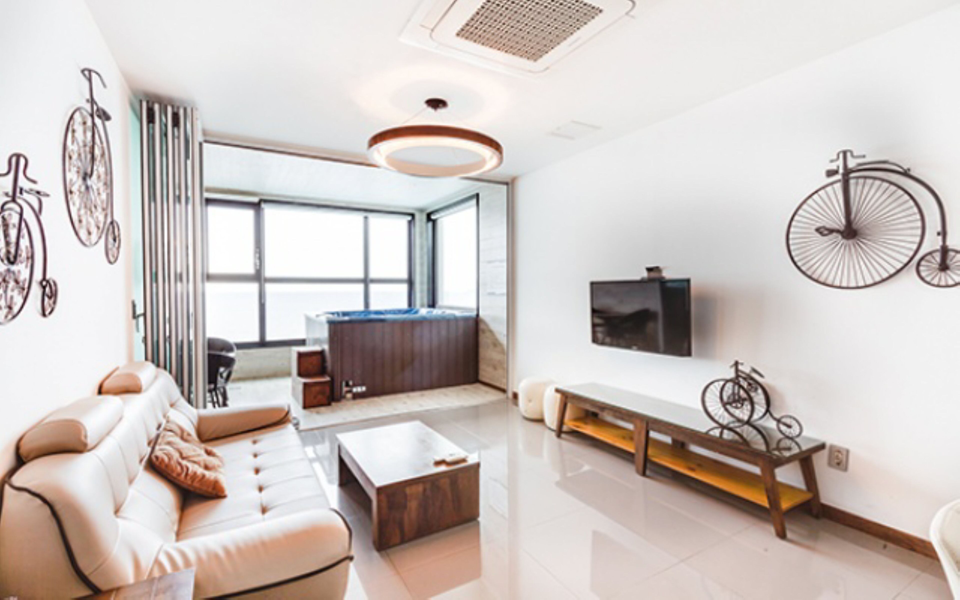 Habitación (A303) | Área de sala de estar | Televisión LCD 