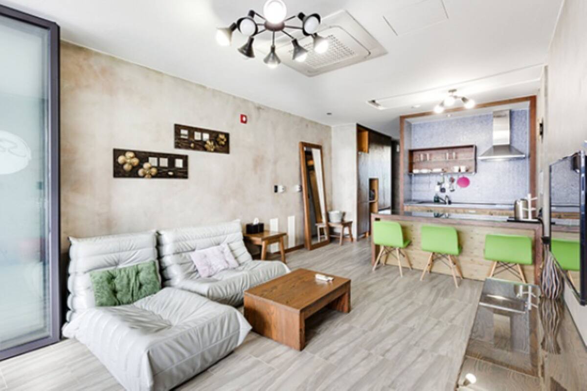 Room (A301) | Living area | LCD TV