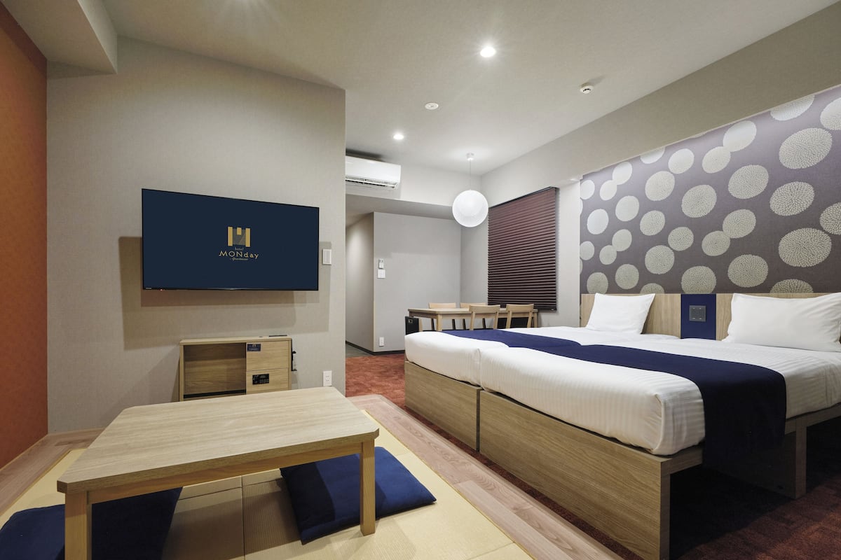 1 bedroom, in-room safe, desk, iron/ironing board