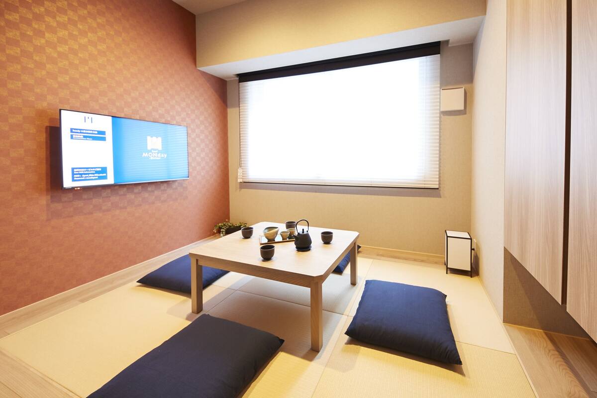 セーフティボックス (室内)、デスク、アイロン / アイロン台、WiFi (無料)
