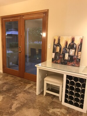 المنشأة من الداخل