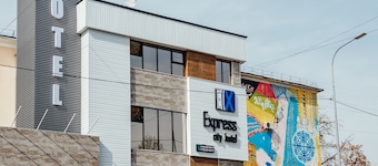 Express City Hotel