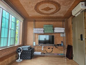 Living area - Ulleung Haeoreum Pension (Ulleung)