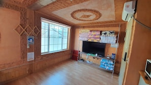 Room (Red clay A) | Living area | LCD TV, heated floors