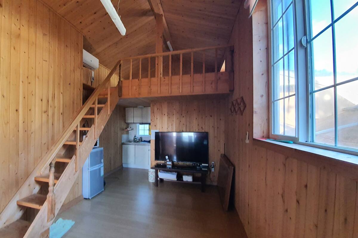 Toetasjesleilighet (Star room) | Oppholdsområde | LCD-TV og oppvarmet gulv