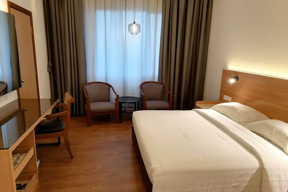 Superior Single Room, 1 Bedroom (New Renovated 1 King Size Bed)