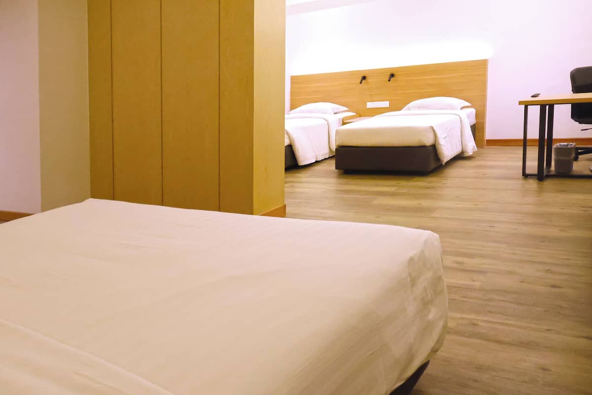 Firemannsrom – familie | Minibar, blendingsgardiner, strykejern/-brett og wi-fi (inkludert)