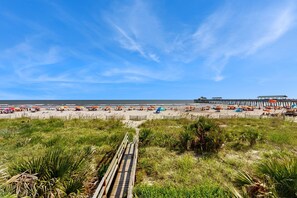 På stranden