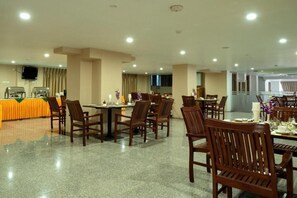Restaurant - Lin Unity Win Hotel (Yangon)