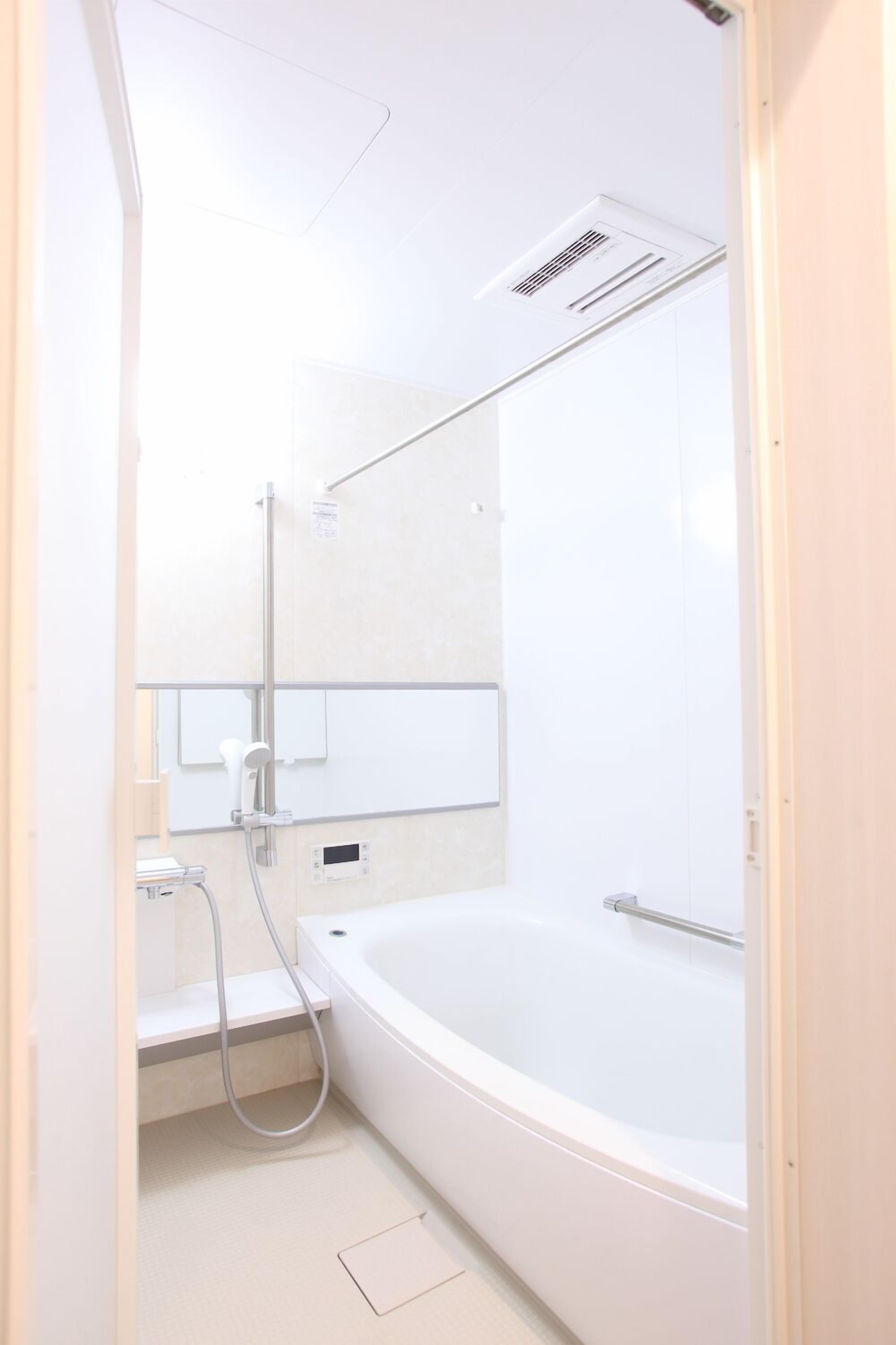 House, 3 Bedrooms | Bathroom | Separate tub and shower, hair dryer, electronic bidet, towels