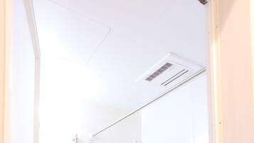 House, 3 Bedrooms | Bathroom | Separate tub and shower, hair dryer, electronic bidet, towels