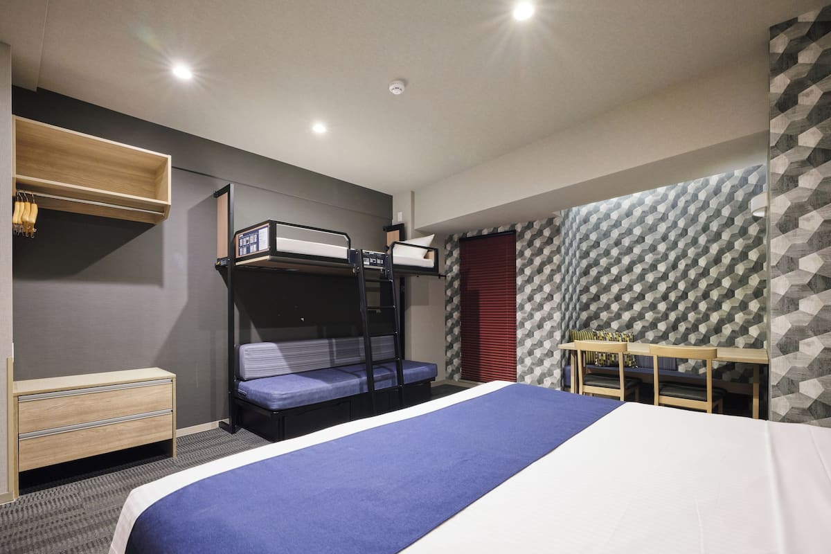 Kamer (King) | Een kluis op de kamer, een strijkplank/strijkijzer, gratis wifi