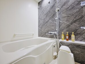 Separate tub and shower, hair dryer, slippers, electronic bidet - MONday Apart Hamamatsucho Daimon (Tokyo)