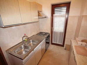 Fridge, oven, stovetop, coffee/tea maker - Comfortable apartment, close to the beach (Zadar)